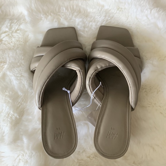 Mules - Picture 10 of 12